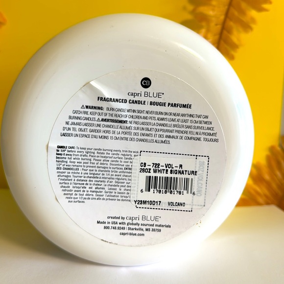 Capri Blue Volcano Scented Candles - Luxury Three Wick3 (28 oz) - Picture 3 of 8